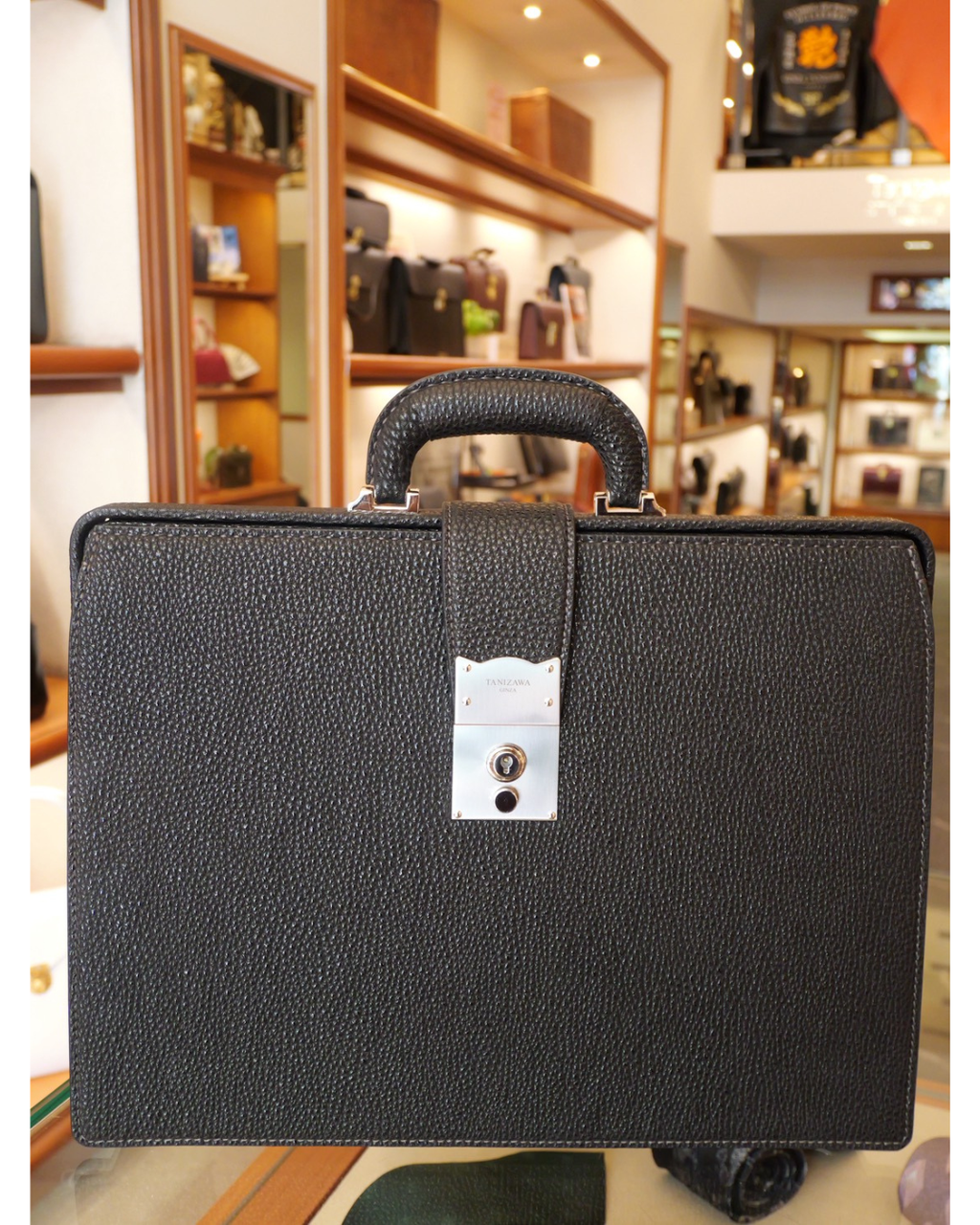 黒桟革スリムダレスバッグ