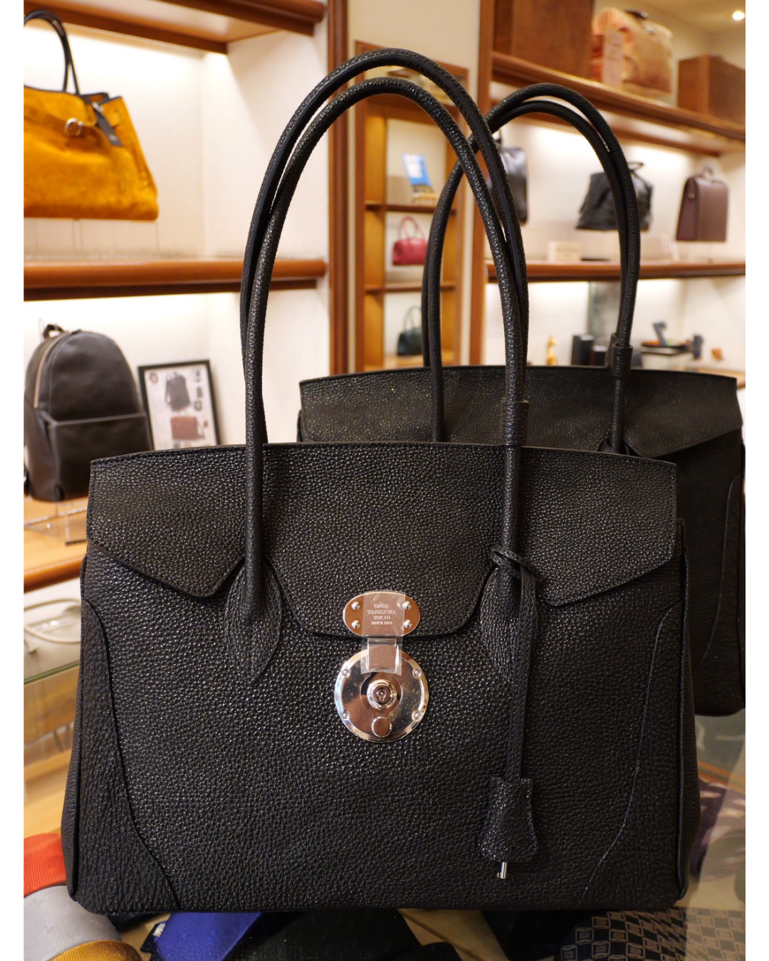 黒桟革トートバッグ Mサイズ