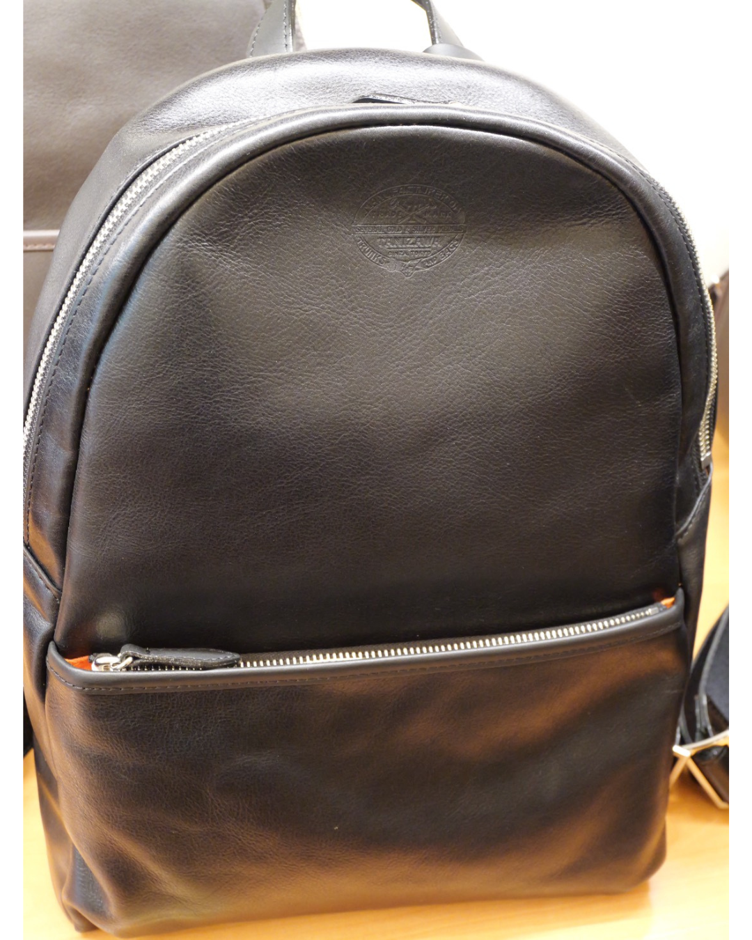 牛革丸型リュックサック