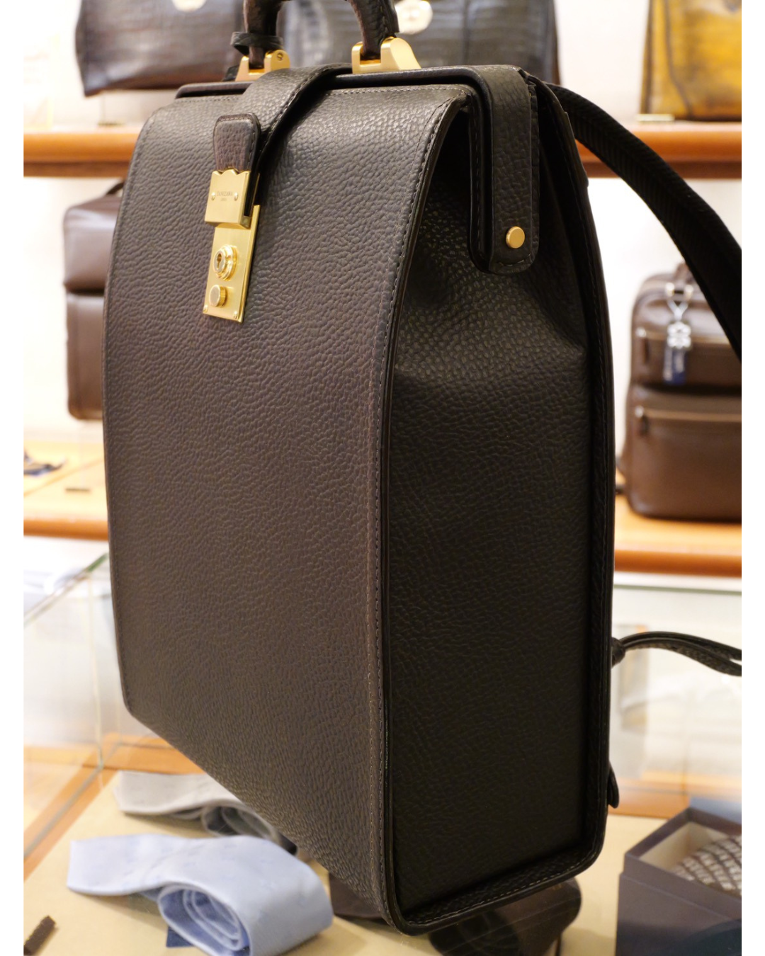 BLACK BULL ダレスバッグリュック