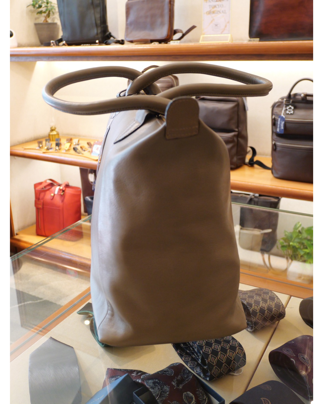 防水レザーハンドバッグ