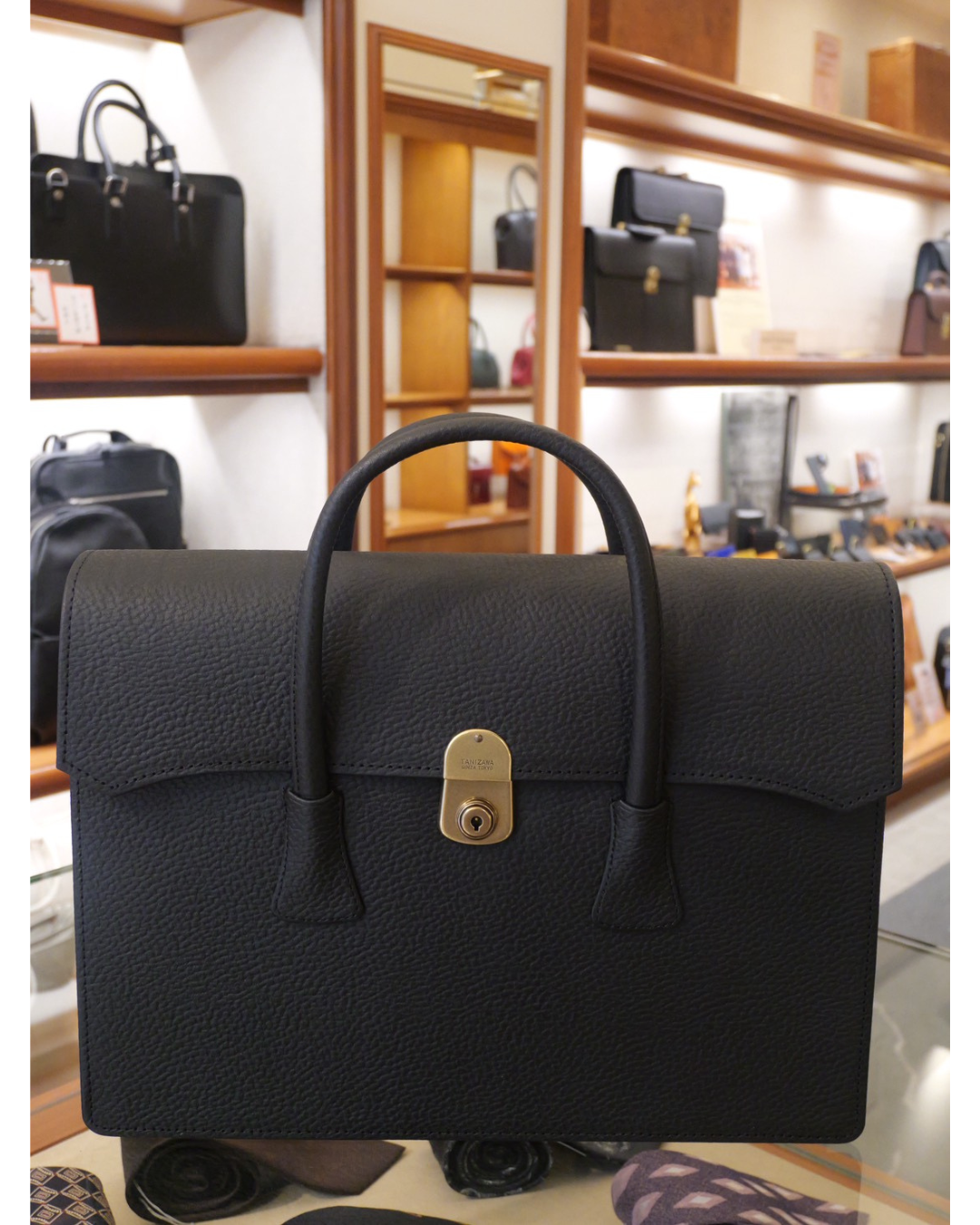 黑公牛兩人手提袋皮瓣類型