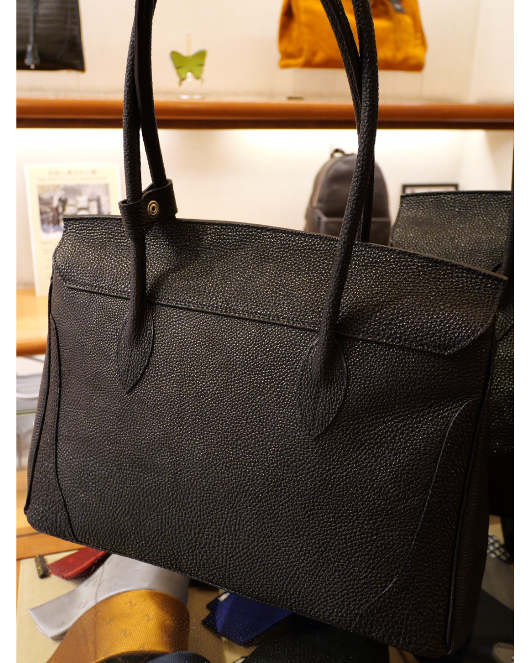 黒桟革トートバッグ Mサイズ