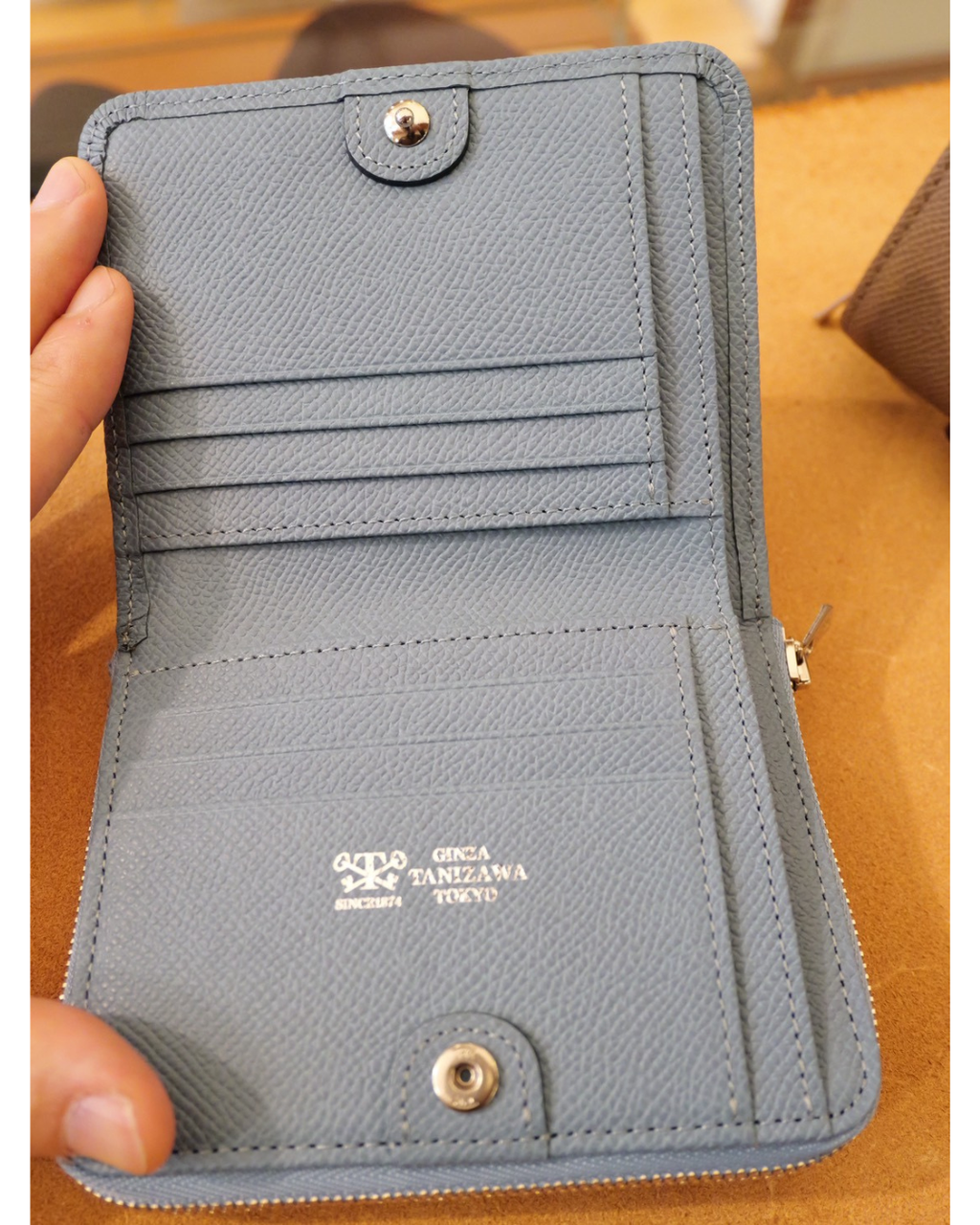 イタリア製？二つ折り財布 二つ折りイタリアレザーミニ財布