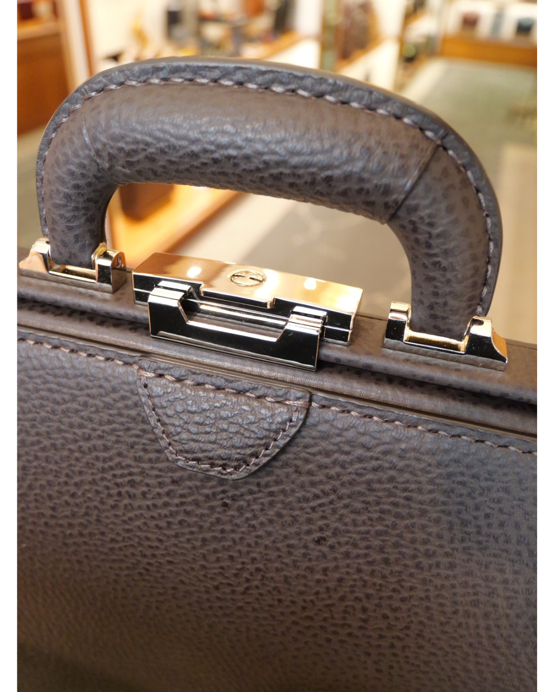 BLACK BULL スマートダレスバッグ　ワンタッチ錠前