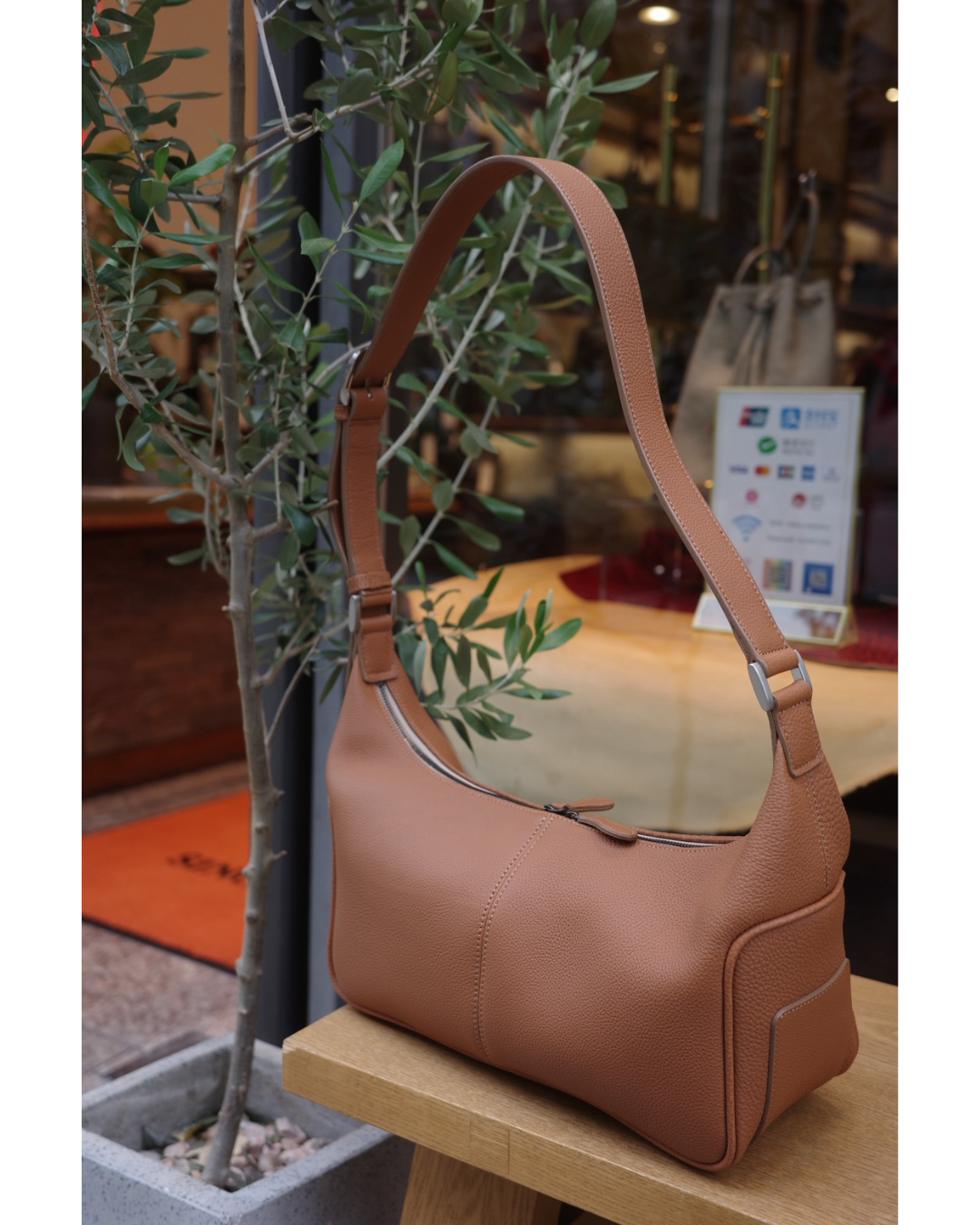 「yaguruma 矢車」ショルダーバッグドイツシュリンク