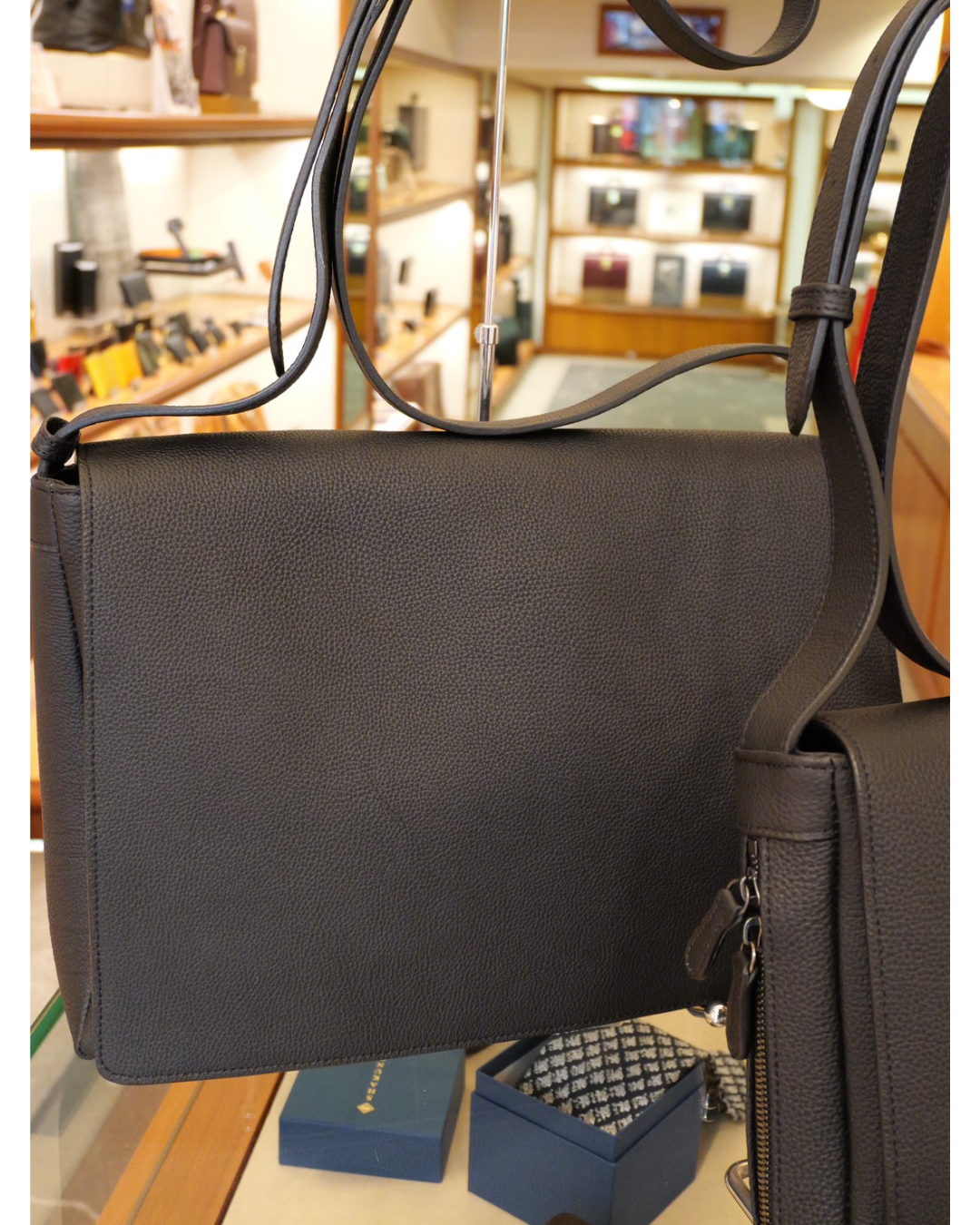 ドイツシュリンク被せショルダーバッグ Lサイズ