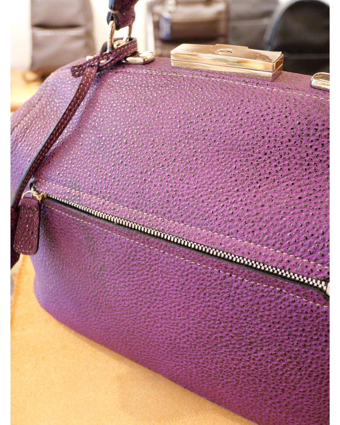 黒桟革ワンタッチ式ミニダレスバッグ