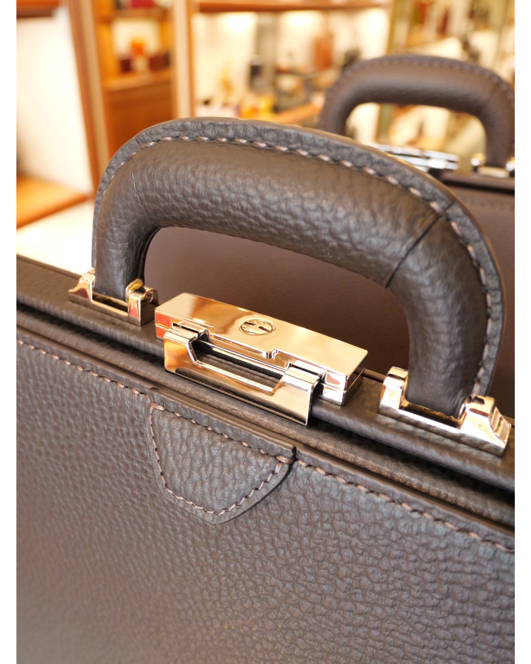 BLACK BULL スマートダレスバッグ　ワンタッチ錠前