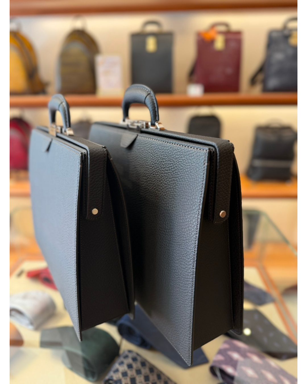 BLACK BULL Smart Dulles Bag with One-Touch Lock