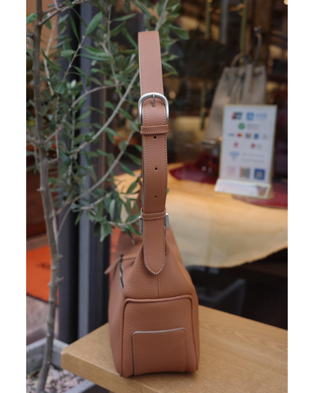 「yaguruma 矢車」ショルダーバッグドイツシュリンク