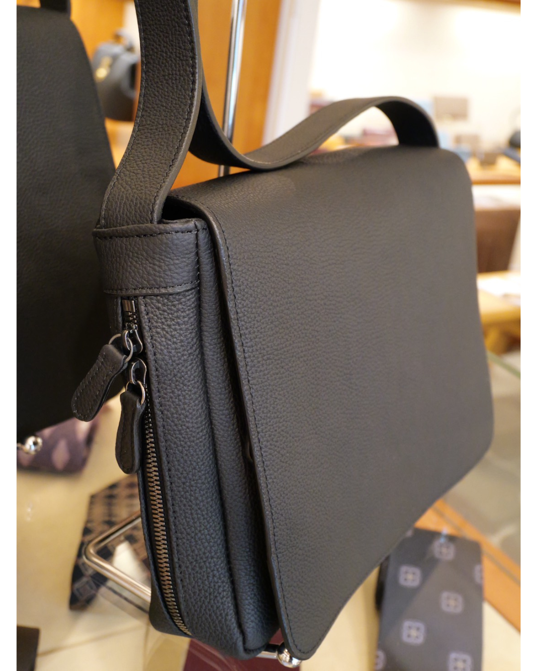 ドイツシュリンク被せショルダーバッグ Mサイズ