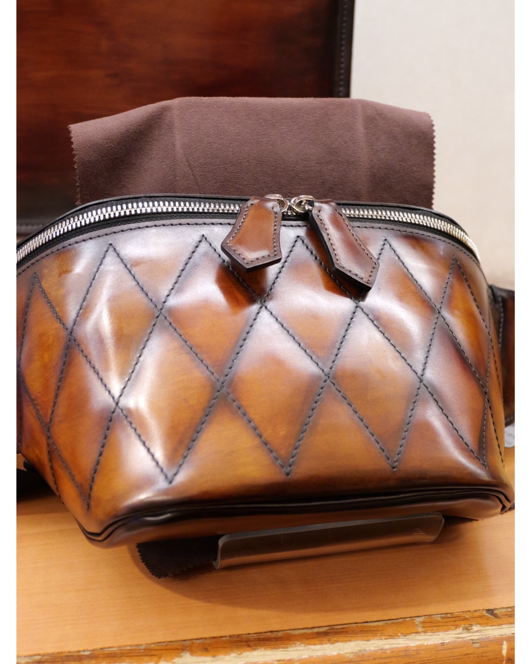 手染め姫路レザーボディバッグ