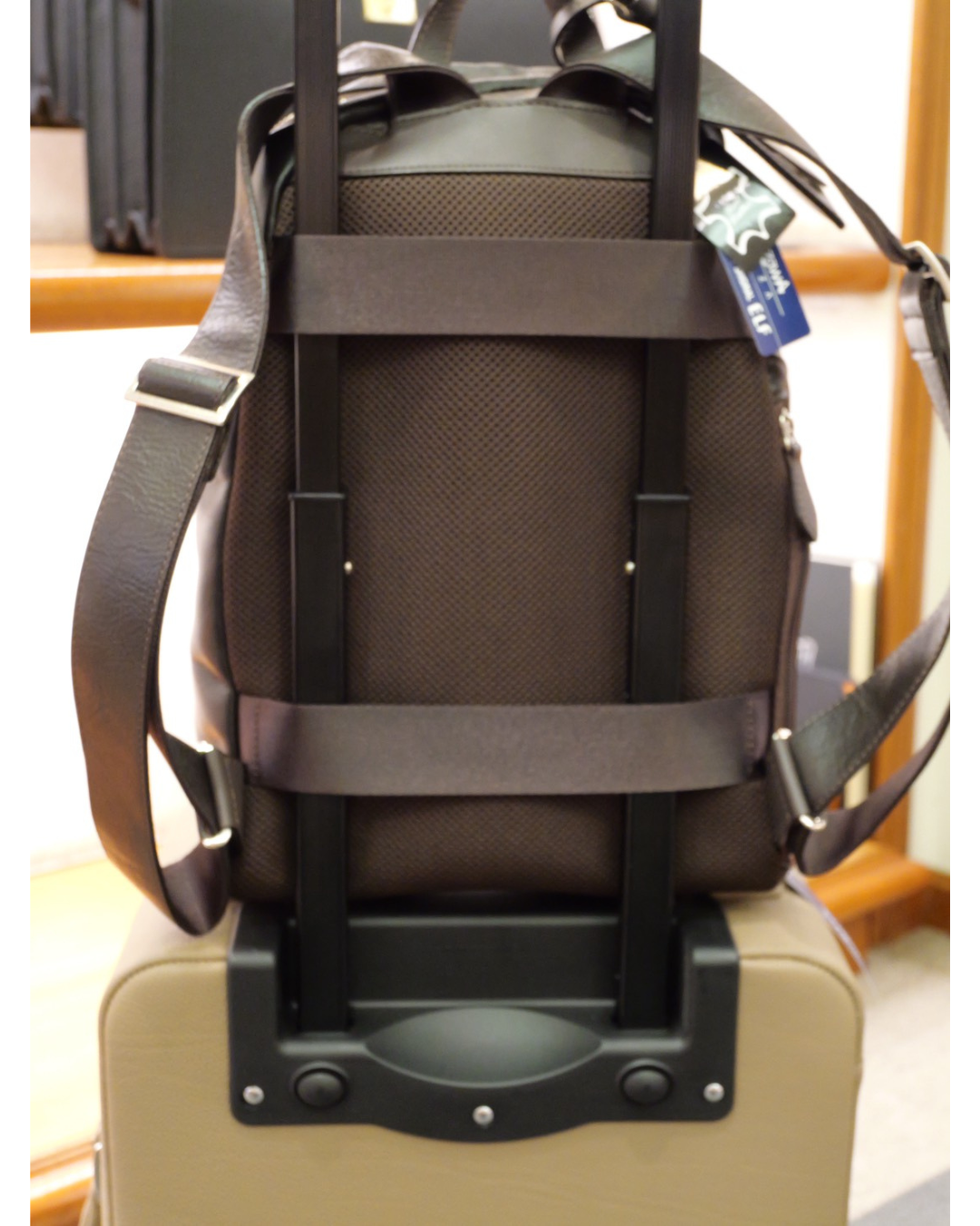 牛革丸型リュックサック