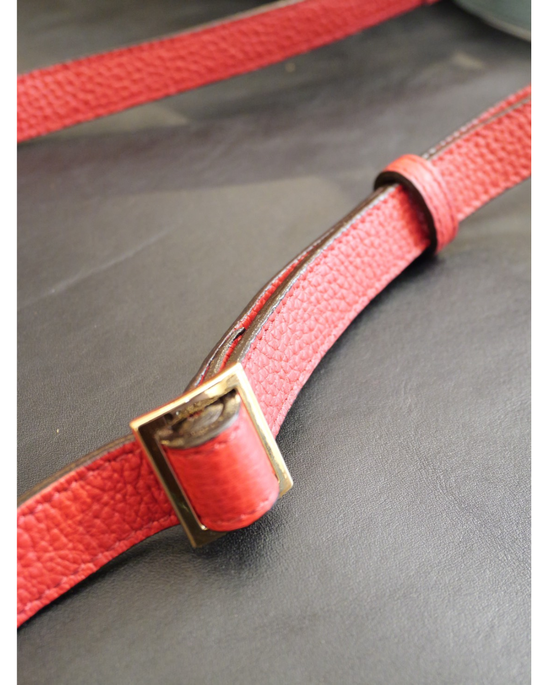 牛革ショルダーバッグ