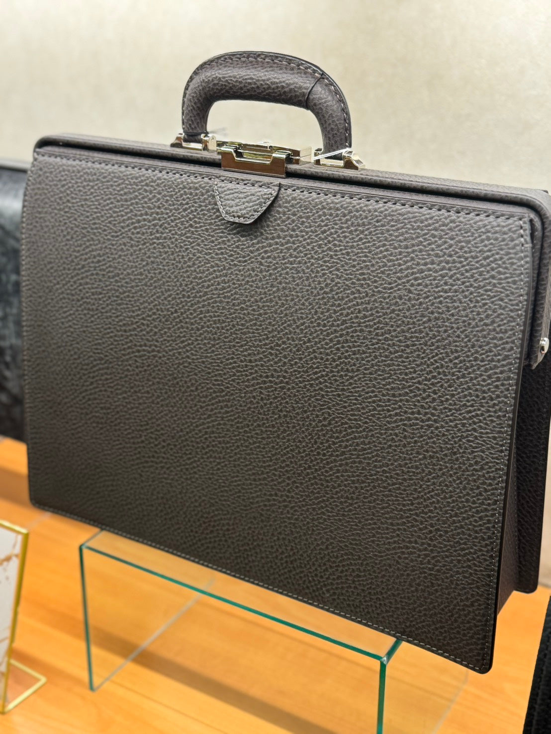 BLACK BULL スマートダレスバッグ　ワンタッチ錠前