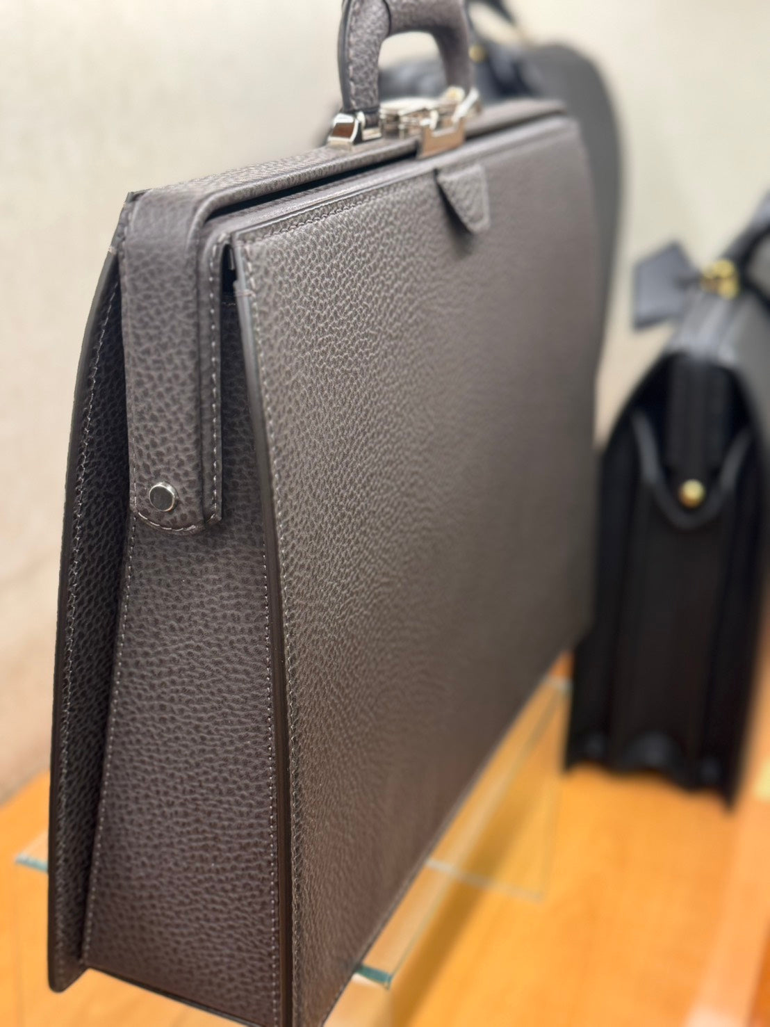 BLACK BULL スマートダレスバッグ　ワンタッチ錠前