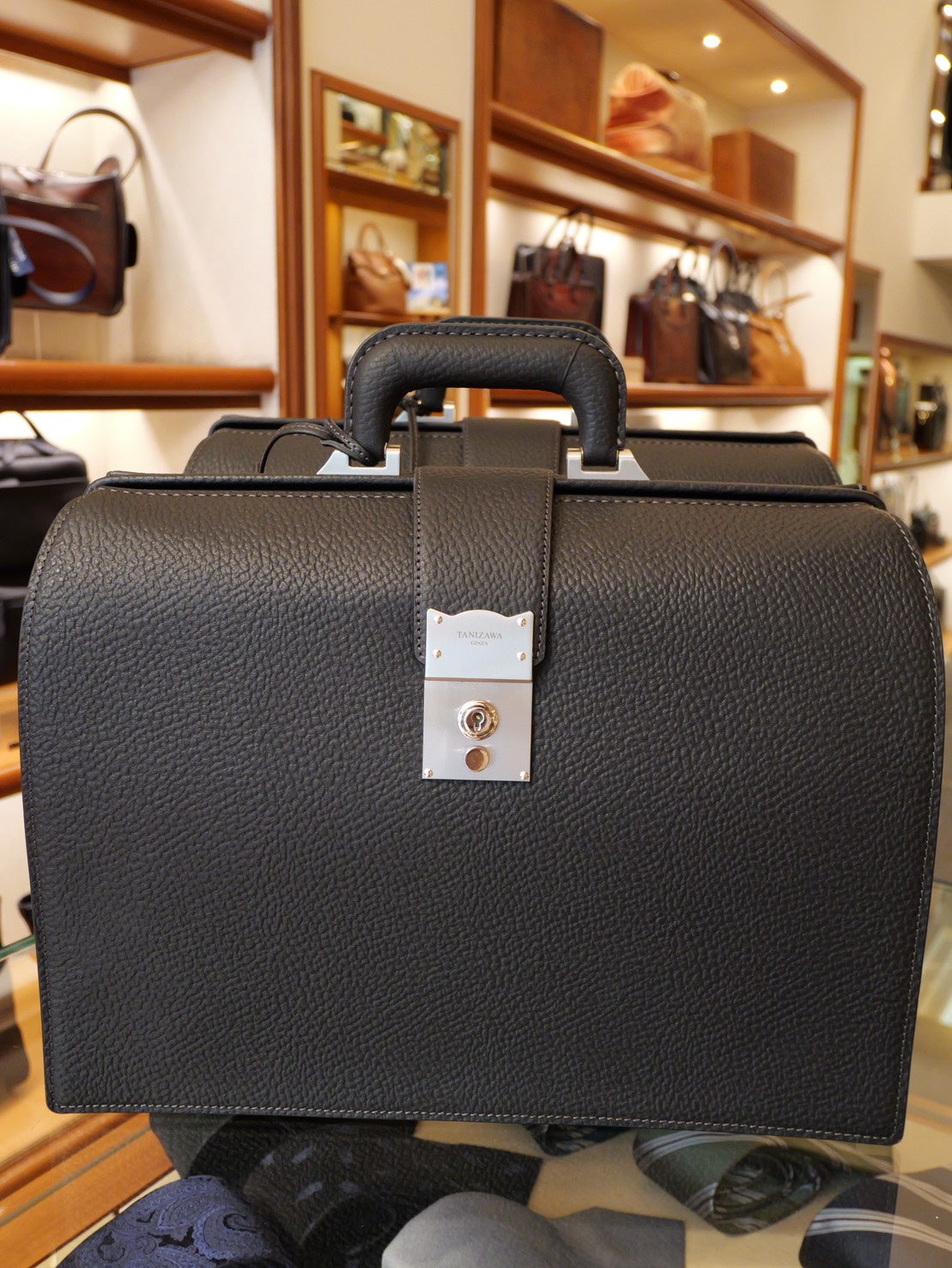 BLACK BULL 太マチダレスバッグ Mサイズ｜栃木レザー 型押し牛革｜日本製 本革ビジネスバッグ