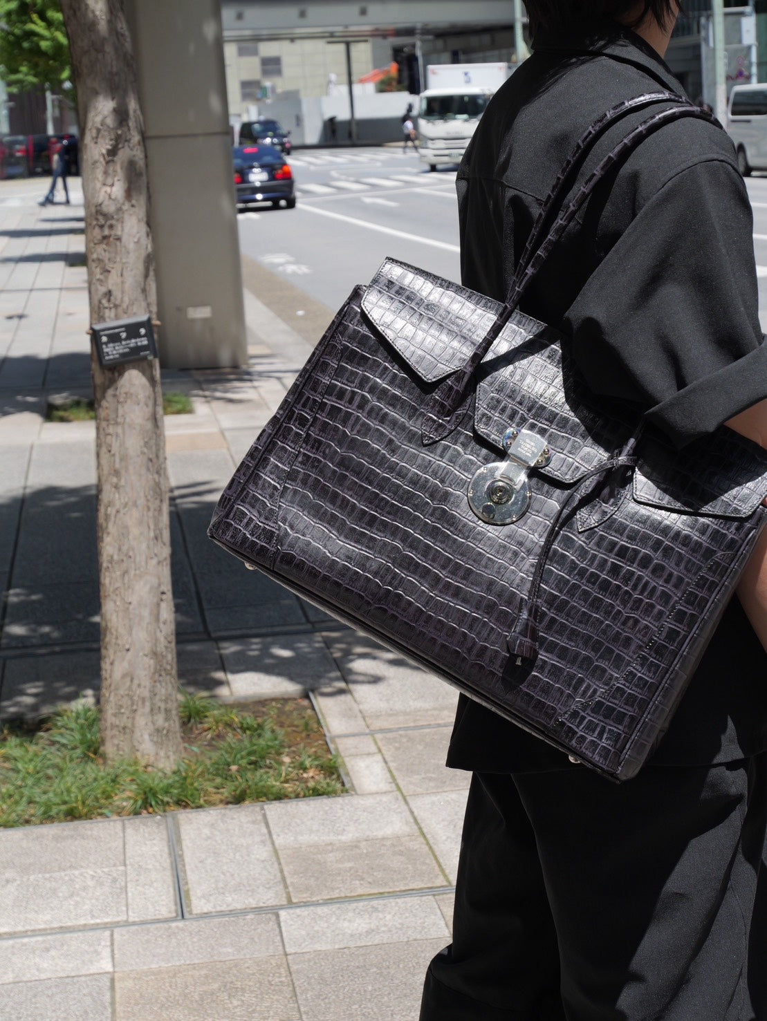 黒桟革 × 手染め姫路レザー クロコダイル型押し トートバッグ｜日本製 本革