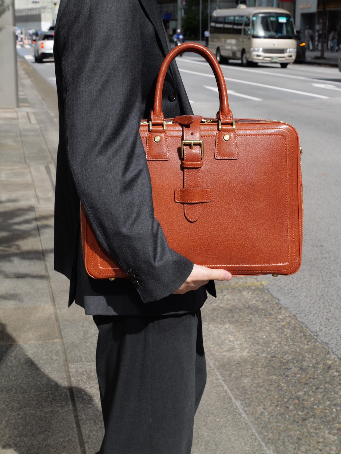 Ale business bag thin gusset (black) with shoulder